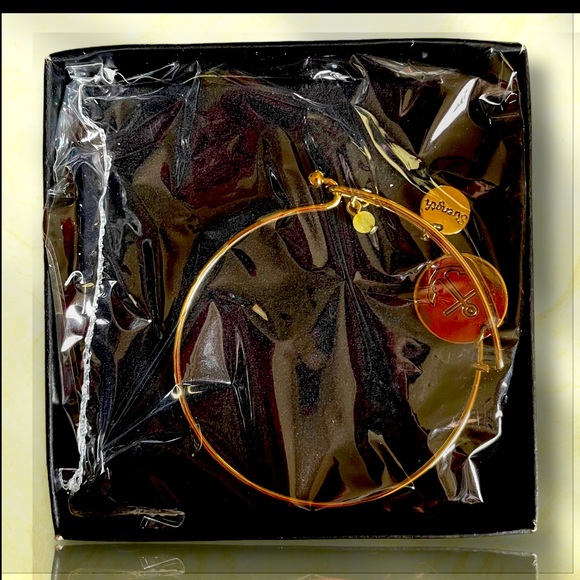 2015 Avon Precious Charms Bracelet “Anchor” - Picture 3 of 5